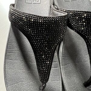 Fitflop Size 7 Black Rhinestone Sandals